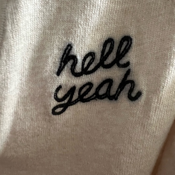 Oatmeal cutout neck graphic raglan - Picture 6 of 7